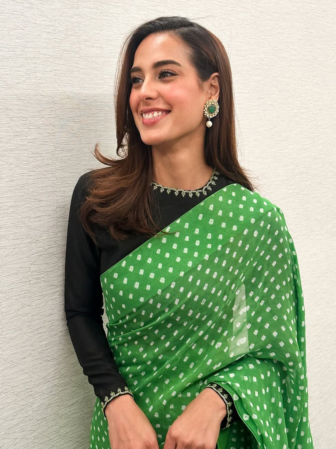 Green Bandhani Silk Blend Saree – Traditional Tie-Dye Party Wear for Women