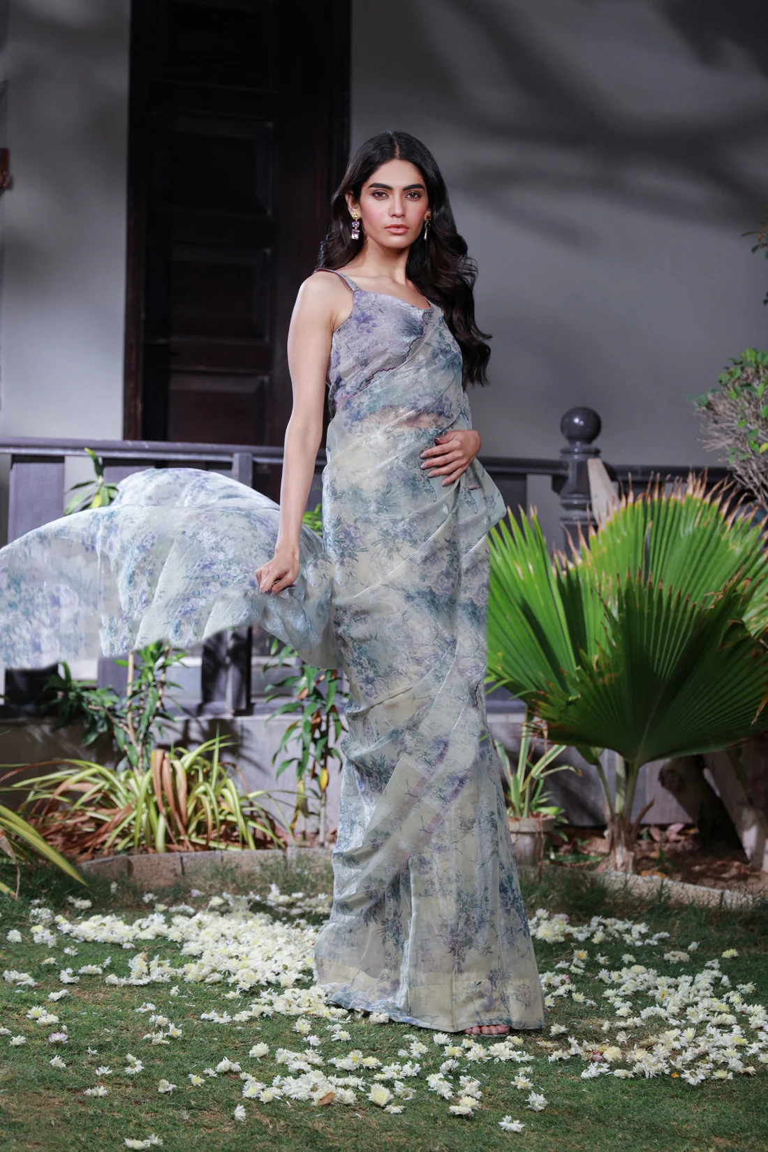 Elegant Organza Saree with Unstitched Blouse