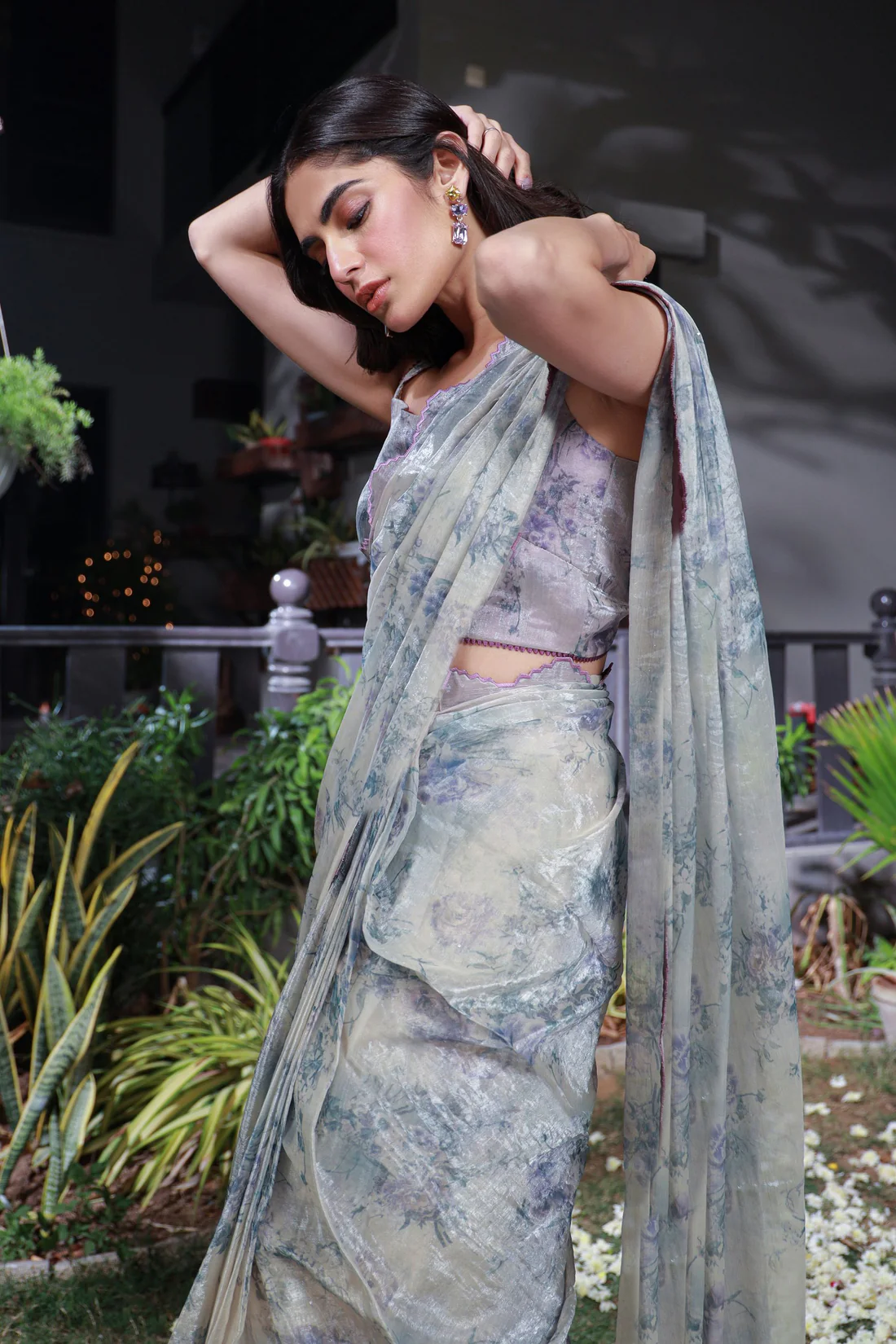 Elegant Organza Saree with Unstitched Blouse