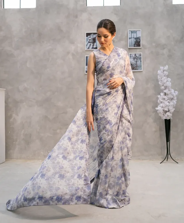 Elegant Grey Floral Silk Blend Saree with Unstitched Blouse