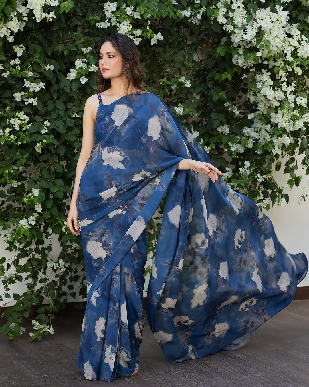 Elegant Blue Floral Silk Blend Saree with Unstitched Blouse