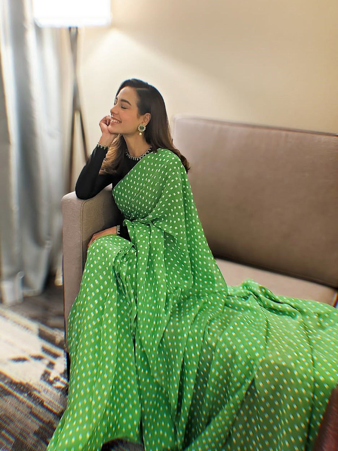 Green Bandhani Silk Blend Saree – Traditional Tie-Dye Party Wear for Women