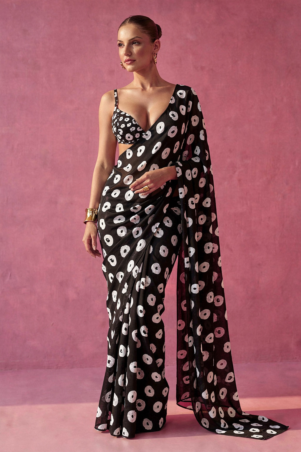 Black White Modern Pebble Dot Print Silk Blend fabric Saree