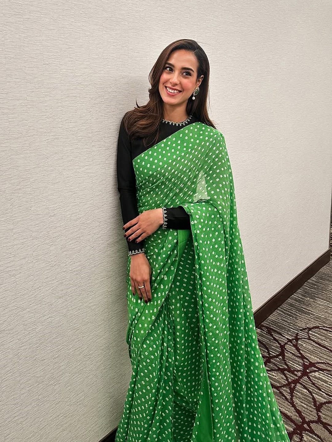 Green Bandhani Silk Blend Saree – Traditional Tie-Dye Party Wear for Women